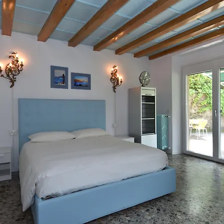 Bellagio Bed & Breakfast לינה וארוחת בוקר