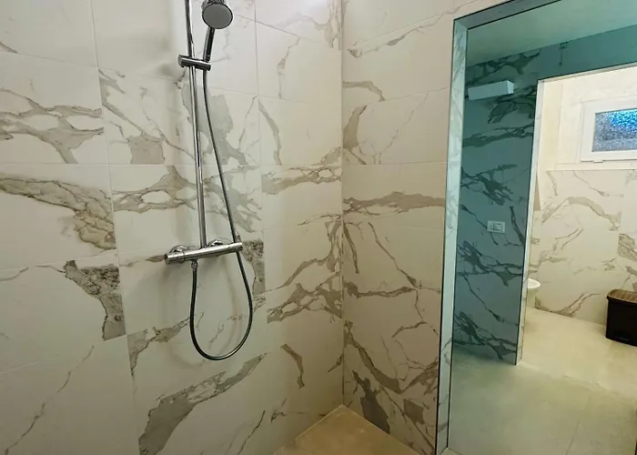 לינה וארוחת בוקר Bellagio Bed & Breakfast 3*