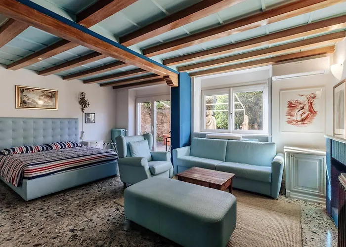 Couette-café Bellagio Bed & Breakfast 4*