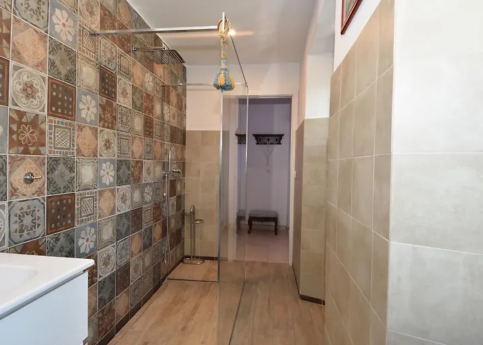 לינה וארוחת בוקר Bellagio Bed & Breakfast 3*