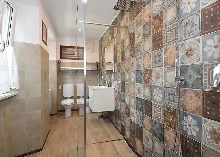 לינה וארוחת בוקר Bellagio Bed & Breakfast 3*